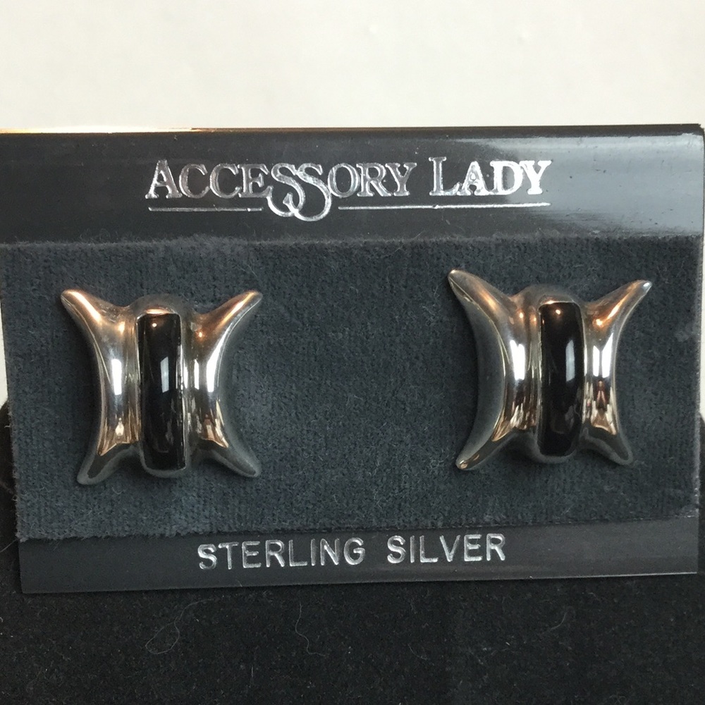 Sterling silver pierced earrings 925